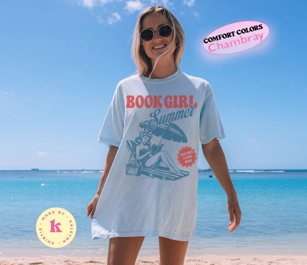 Vintage Book Girl Summer T-Shirt, Retro Beach Reading Shirt Dive Into A Good Book, Book Lover Gift Trendy Summer Top Reader Oversized Beach