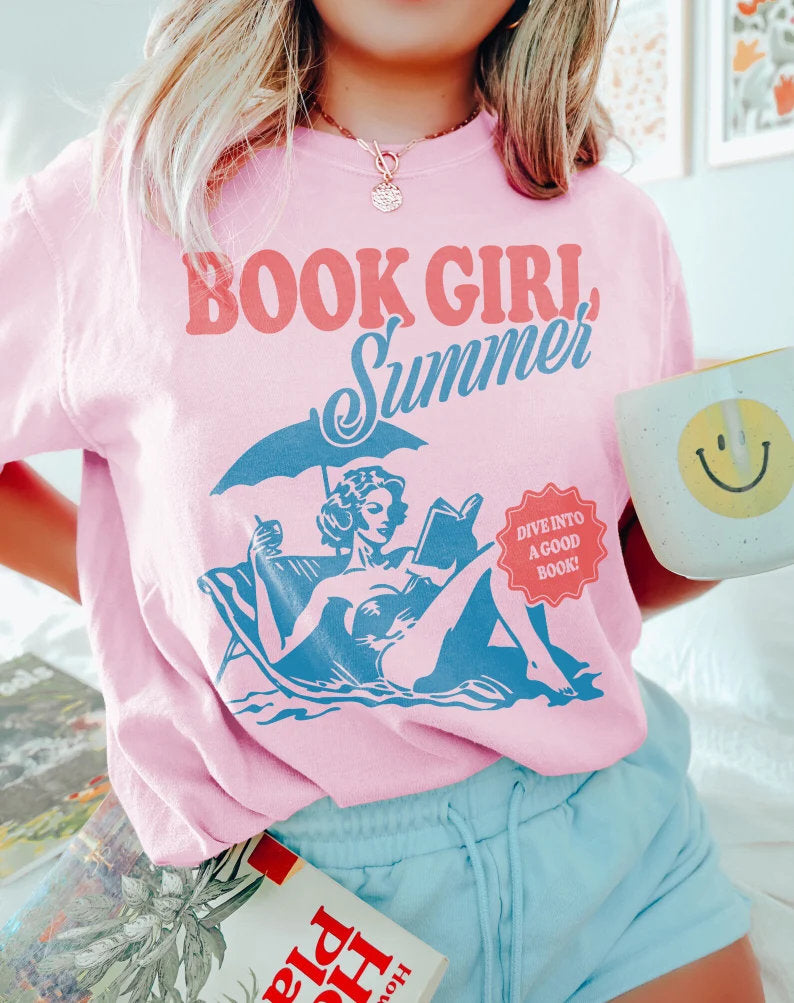 Vintage Book Girl Summer T-Shirt, Retro Beach Reading Shirt Dive Into A Good Book, Book Lover Gift Trendy Summer Top Reader Oversized Beach