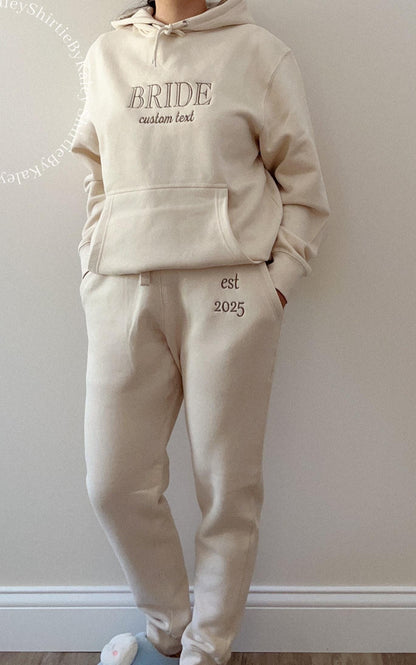 Custom Bridal Hoodie Jogger Set Personalized Embroidered Bride Outfit, Lounge Set Airport Tracksuit Bridal Party 2 Piece Set Matching Set