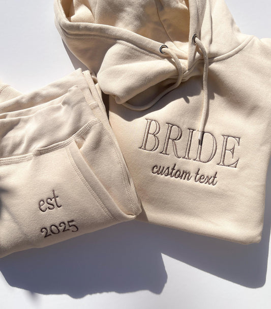 Custom Bridal Hoodie Jogger Set Personalized Embroidered Bride Outfit, Lounge Set Airport Tracksuit Bridal Party 2 Piece Set Matching Set