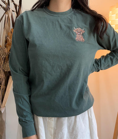 Fluffy Embroidered Highland Cow Personalized Comfort Colors Long Sleeve T Shirt Left Chest Embroidery Garment Dyed Long Sleeve Top Mom Gift